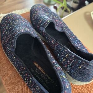 Skechers Women's Navy Multi-Color Flats
